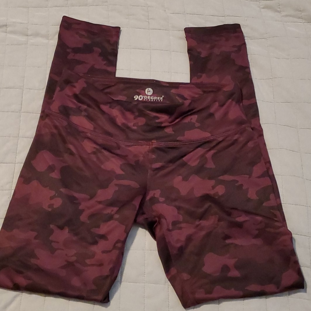 3/$20 90 degree leggings size small.